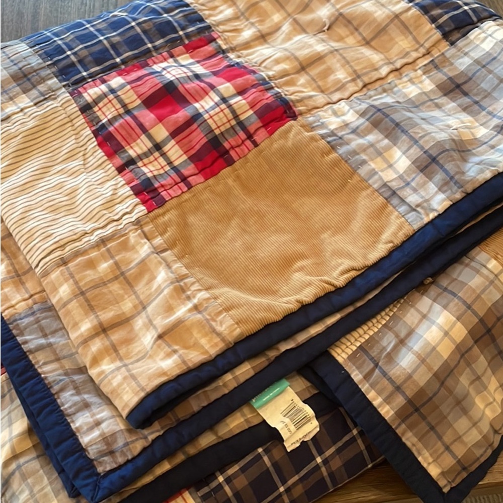 Patchwork quilt and sham set